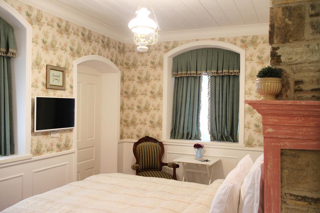 Lola 38 Hotel Фоча Екстериор снимка