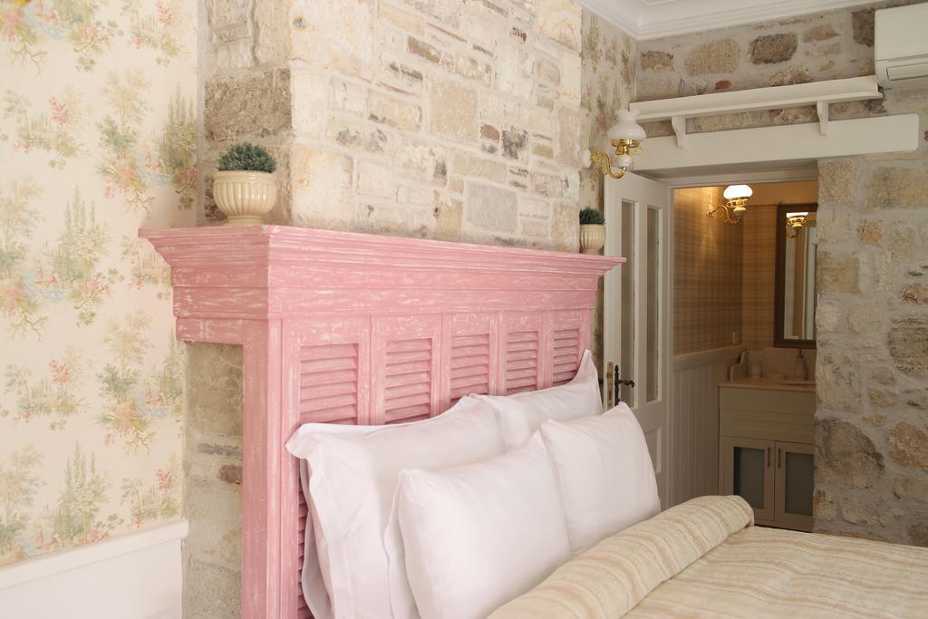 Lola 38 Hotel Фоча Екстериор снимка