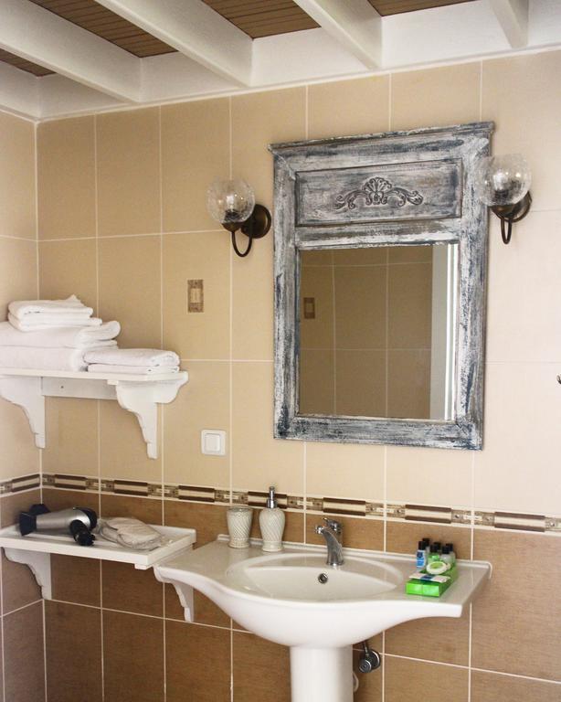 Lola 38 Hotel Фоча Екстериор снимка
